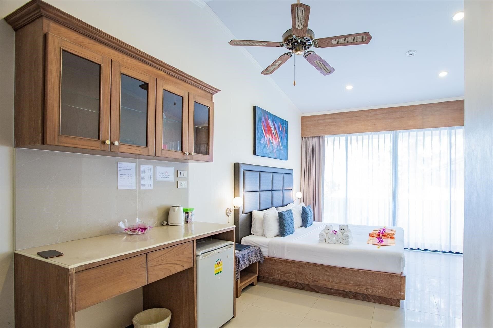 Территория In on the Beach 3*